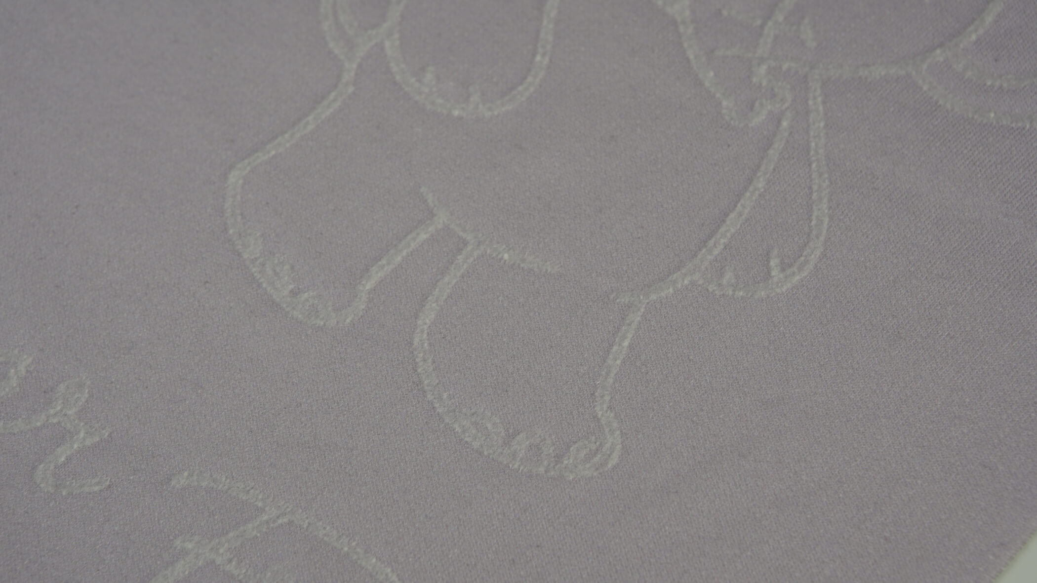Patas e tromba de elefante utilizando a técnica de bordado Tanaka/Tanaka 3D